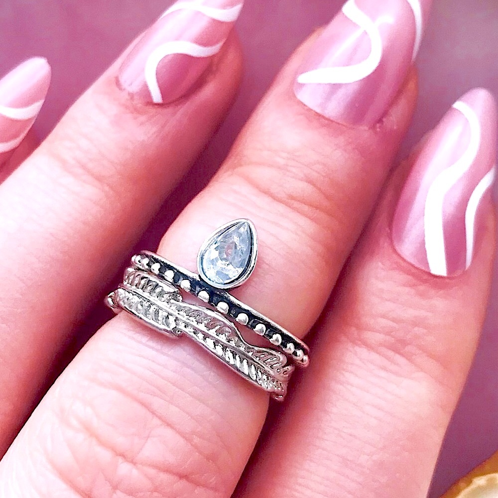 💚10/$10💚NEW 2 PCs Floral Rhinestone Bohemian Set of Rings